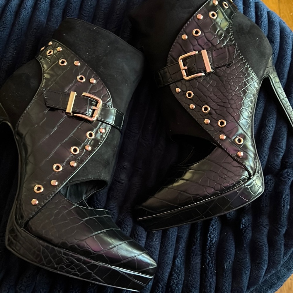 Scene Rimi Platform Bootie Size 9 Black